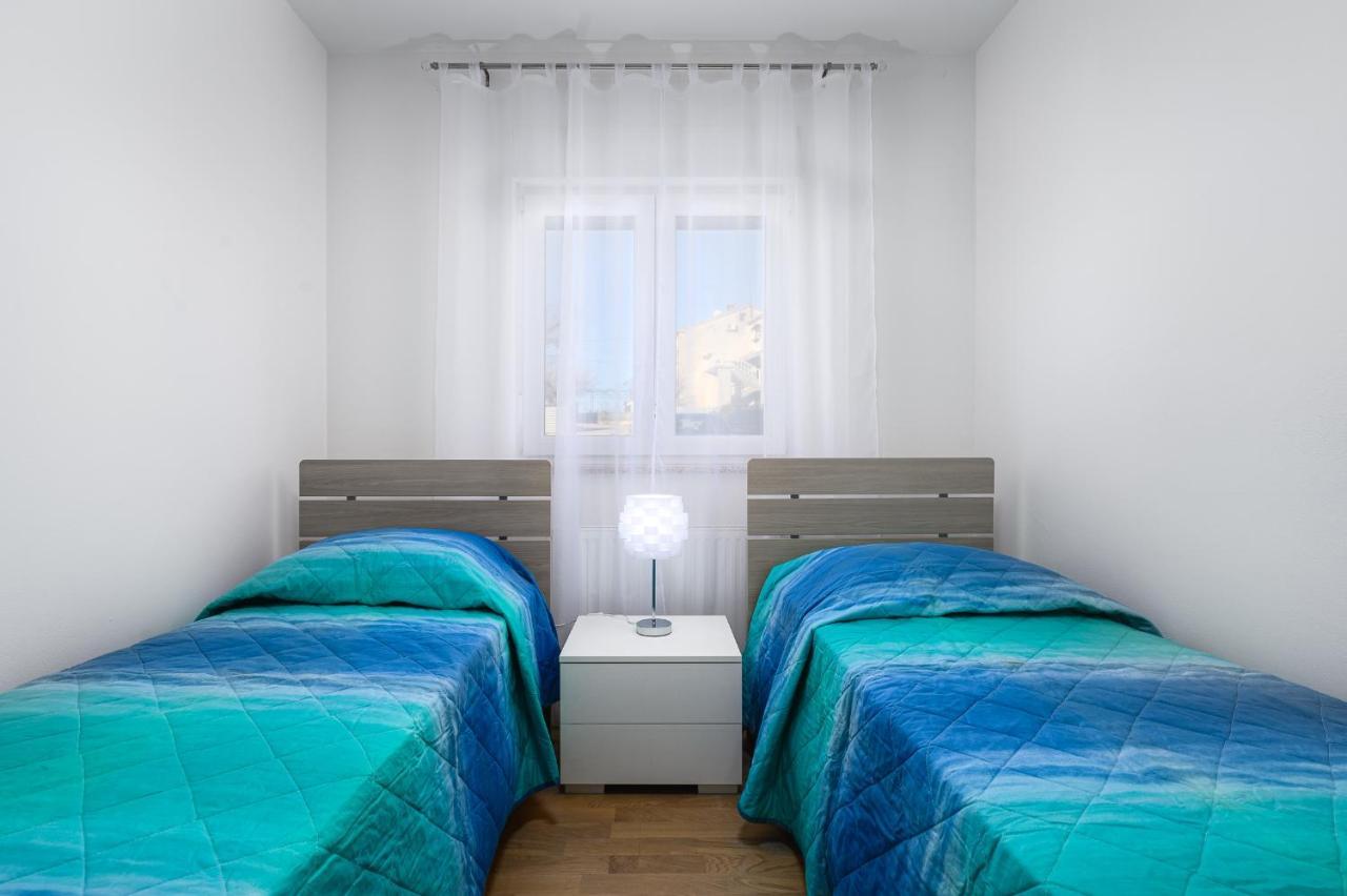 Stancija Amorozo 5 Apartment Porec
