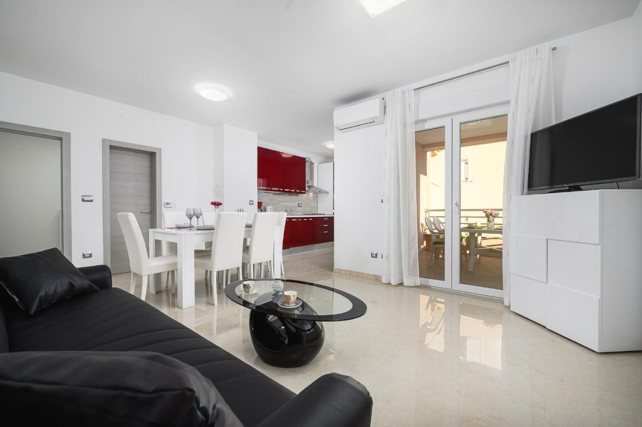 Apartment Stancija Amorozo 5 *