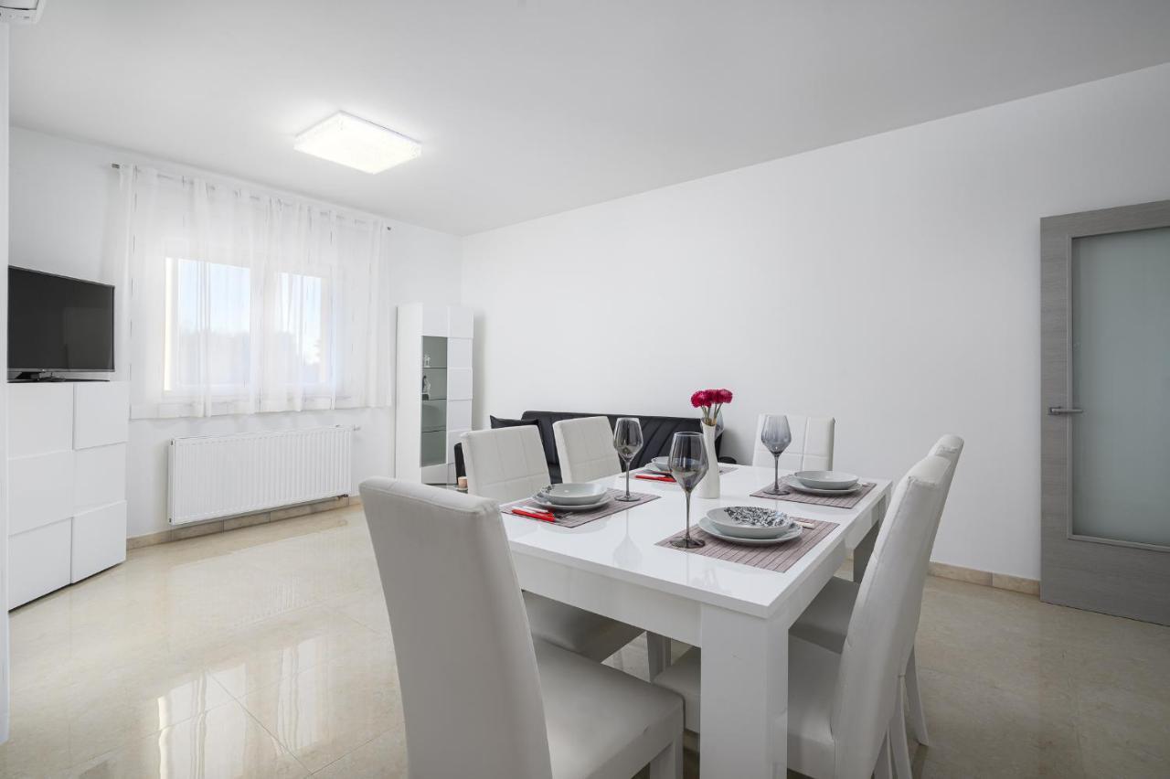 Stancija Amorozo 5 Apartment