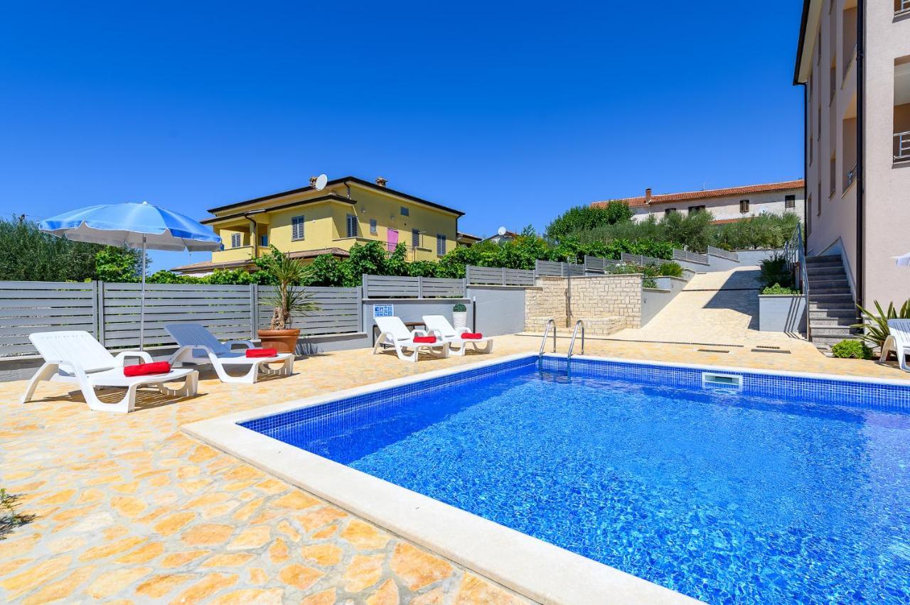 Stancija Amorozo 5 Porec