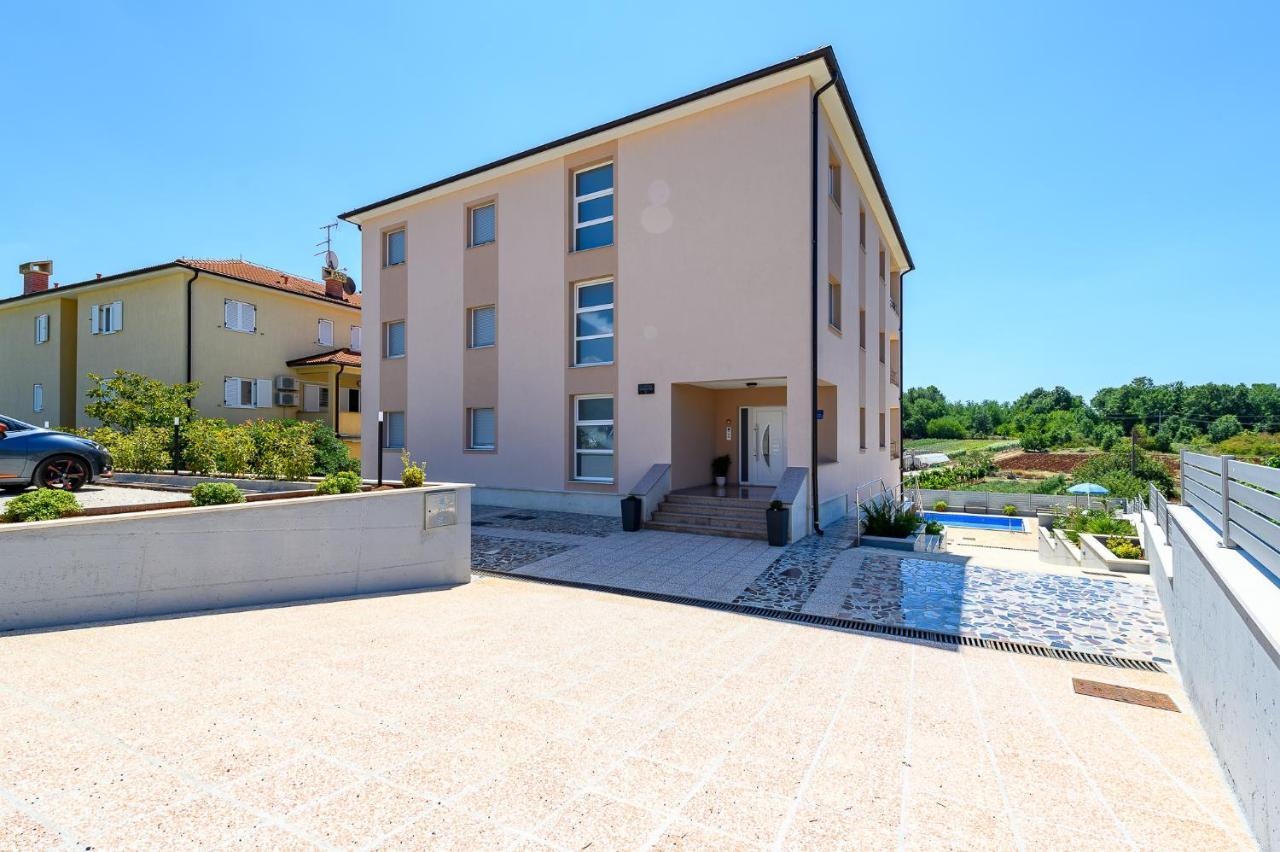 Apartment Stancija Amorozo 5